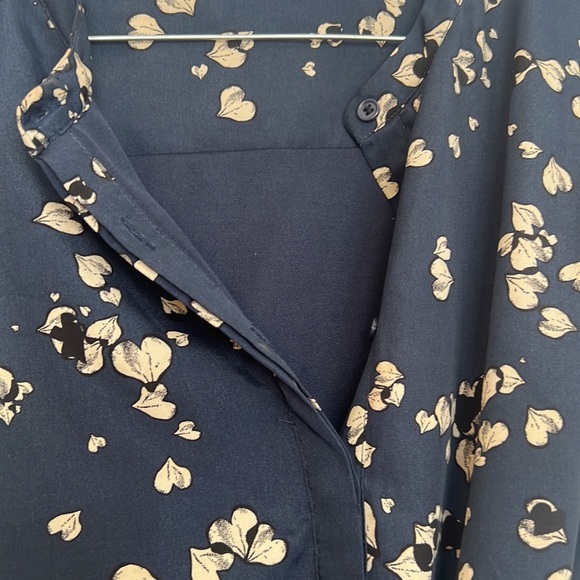 Navy blue with cream flower, tie front dress 3/4 button down - Picture 4 of 4